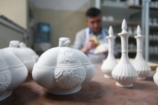 Osmanlı’dan bu yana el emeğiyle üretilen porselenler